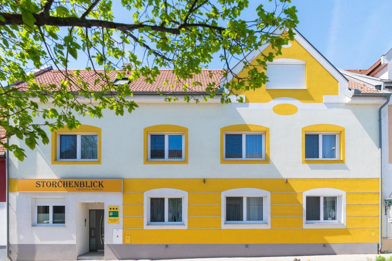 Pension & Weingut Storchenblick Illmitz Buitenkant foto